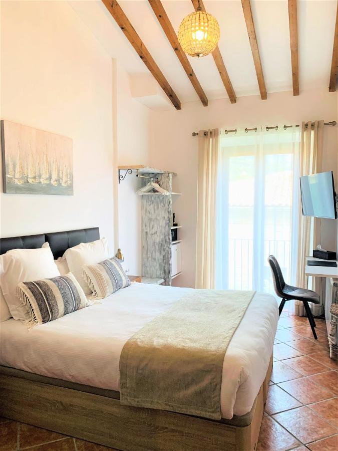 Hotel Casa Bougainvillea Сольер Экстерьер фото